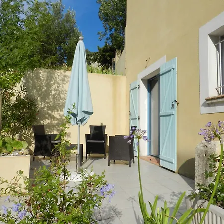 D'hotes Du Moulin Bed & Breakfast 3*