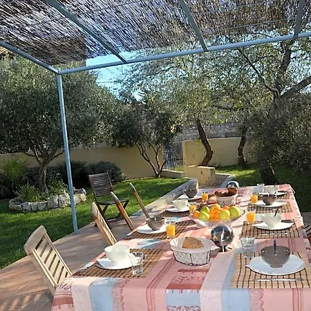 לינה וארוחת בוקר D'hotes Du Moulin 3*